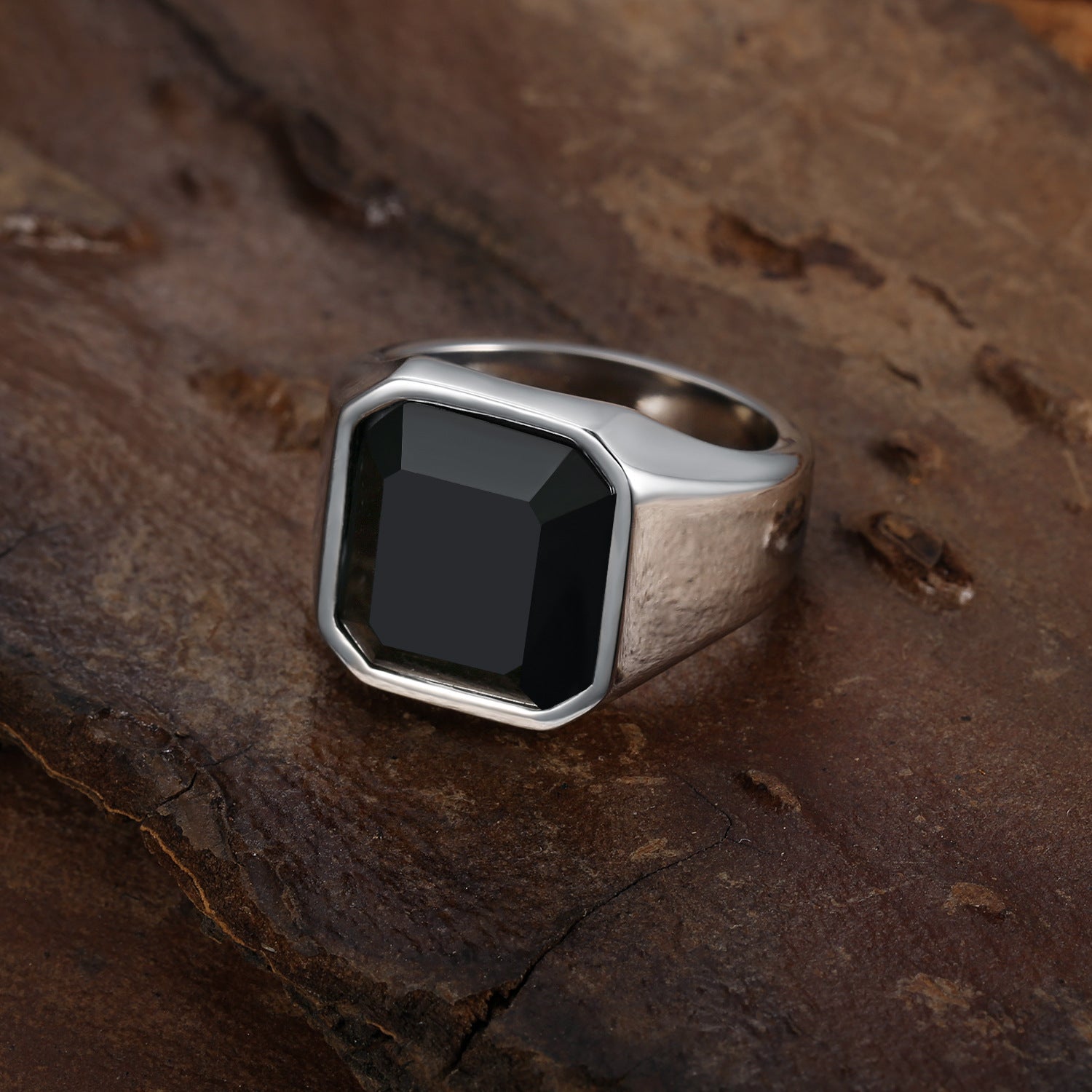 Glossy Black Gem Ring Simple Style